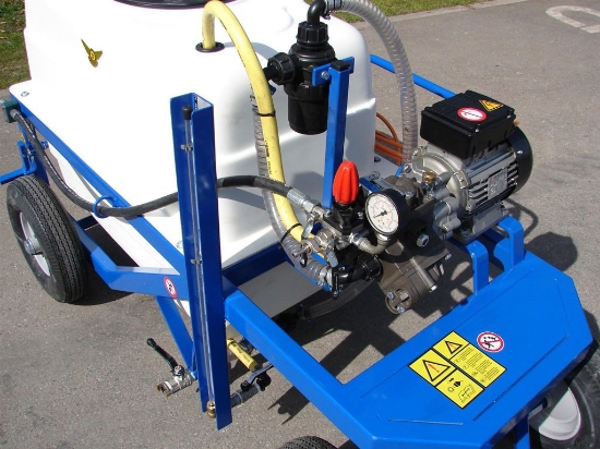 Afbeeldingen van Spuitwagen 300T - Plunjerpomp PM33 19l/min~50bar