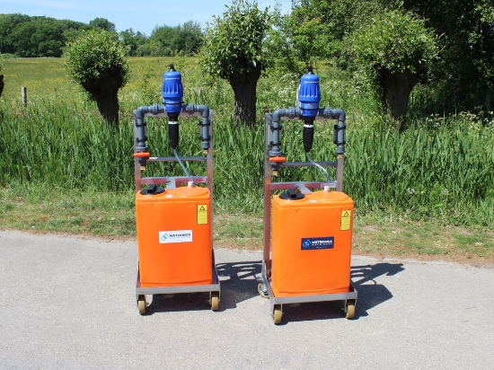 Afbeeldingen van Doseerunit op RVS frame - Dosatron D3RE5BPVF