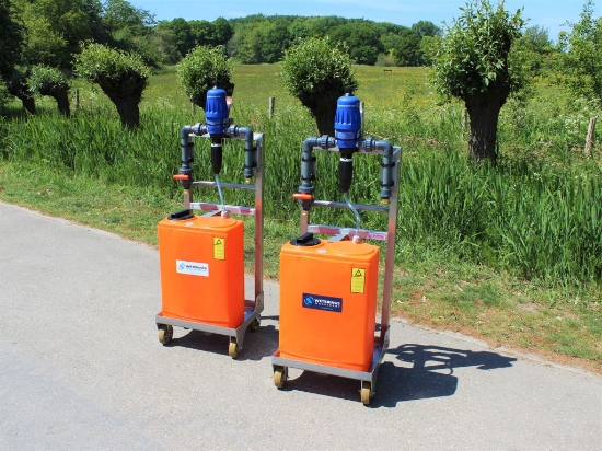 Afbeeldingen van Doseerunit op RVS frame - Dosatron D3RE5BPVF