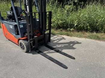 Afbeeldingen van Toyota heftruck 8FBE16T (3 wiel) S/N12904