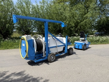 Picture of Spray boom mover on spray cart