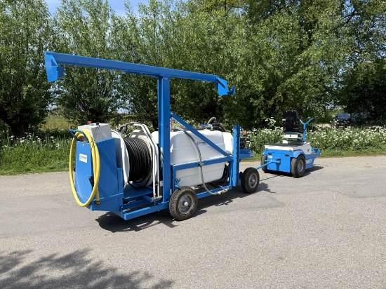 Picture of Spray boom mover on spray cart