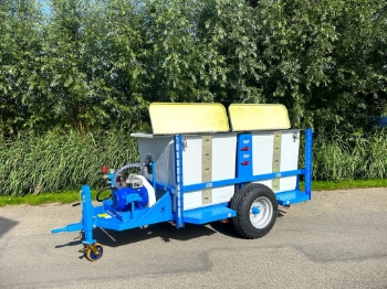 Afbeeldingen van Spuitwagen 2x 1000L - M73 membraanpomp M73 50l/min-50bar