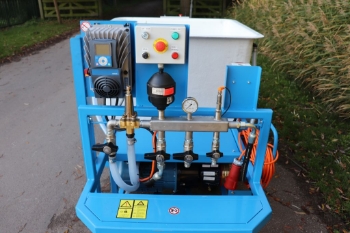 Afbeeldingen van Spuitwagen 1000K - Hydracell Pomp G10 30l/min~70bar - WCR (Draaibaar)