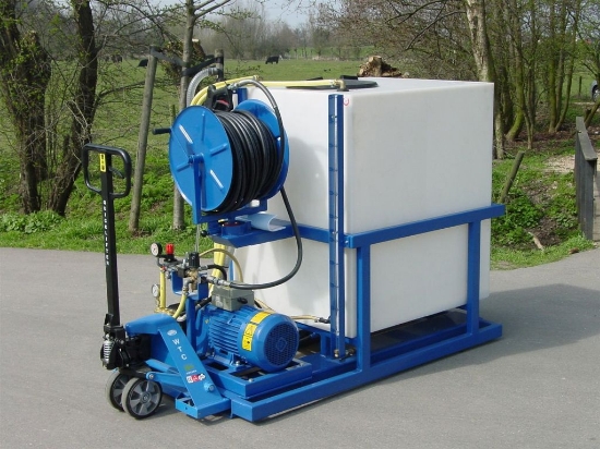 Picture of High Pressure Pumpunit 30 l/min~200bar - 1000K HDPE - Hose reel 350mm