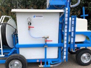 Afbeeldingen van Spuitwagen 600K+200T - Plunjerpomp P63 42l/min~50bar - WCR