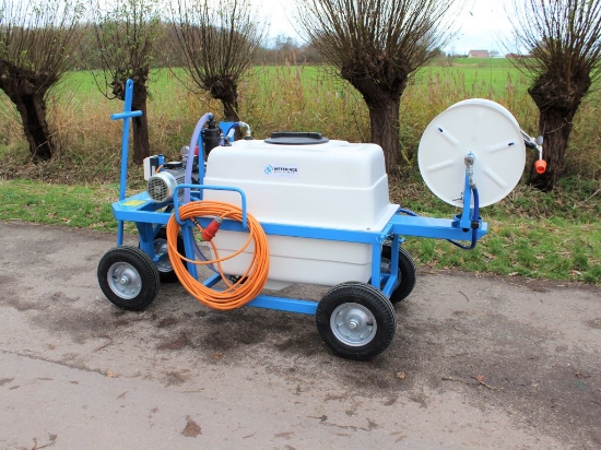 Afbeeldingen van Spuitwagen 300T - Plunjerpomp PM33 19l/min~50bar - Handhaspel 450mm (Draaibaar)