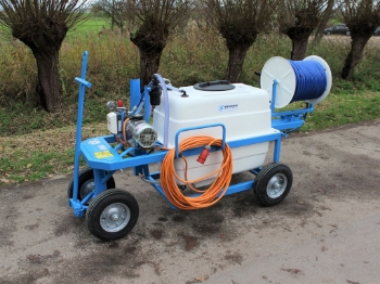 Afbeeldingen van Spuitwagen 300T - Plunjerpomp PM33 19l/min~50bar - Handhaspel 450mm (Draaibaar)