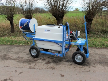 Afbeeldingen van Spuitwagen 300T - Plunjerpomp PM33 19l/min~50bar - Handhaspel 450mm (Draaibaar)