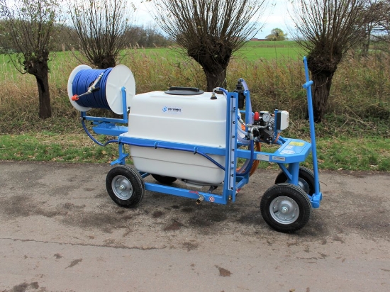 Afbeeldingen van Spuitwagen 300T - Plunjerpomp PM33 19l/min~50bar - Handhaspel 450mm (Draaibaar)