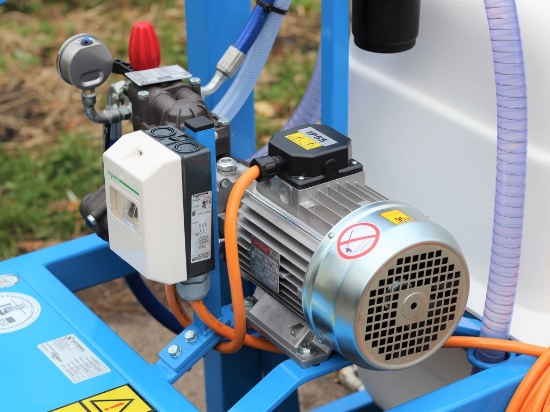 Afbeeldingen van Spuitwagen 300T - Plunjerpomp PM33 19l/min~50bar - Handhaspel 450mm (Draaibaar)
