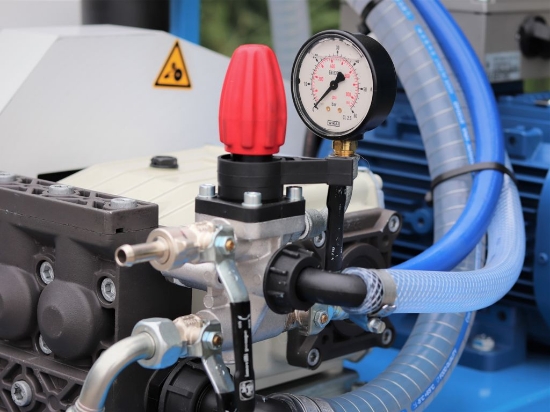 Afbeeldingen van Spuitwagen 600T - Plunjerpomp P63 42l/min~50bar - WCR (Verrijdbaar)
