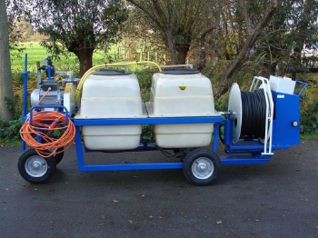 Afbeeldingen van Spuitwagen 2x400T - Plunjerpomp P63 42l/min~50bar - WCR