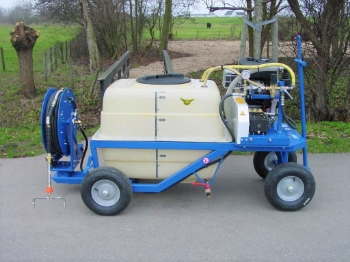 Picture of Spray Cart 400T - Vanguard 16HP + XW30.20 30l/min~150bar - Spring Reel Swivable