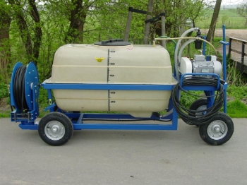 Afbeeldingen van Spuitwagen 600T - Plunjerpomp WS102 21l/min~55bar - Veerhaspel Draaibaar