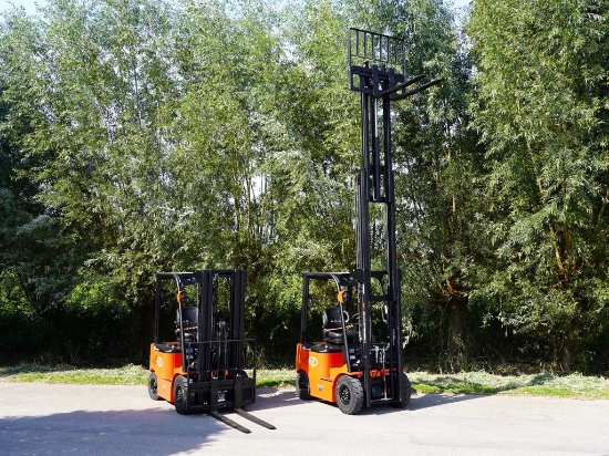 Afbeeldingen van EP EFL181 elektrische heftruck 1.8t S/N12484