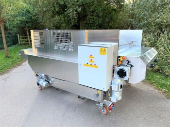 Picture of Transport mat Washer / Cleaner on wheels