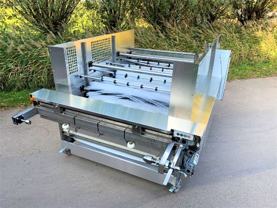 Picture of Transport mat Washer / Cleaner on wheels