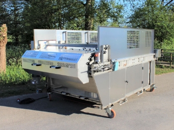 Picture of Transport mat Washer / Cleaner on wheels