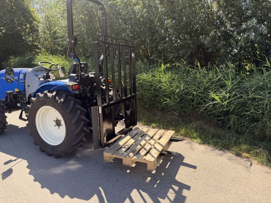 Picture of Fork carriage with adjustable load backrest