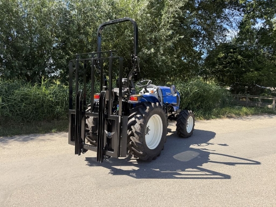 Picture of Fork carriage with adjustable load backrest