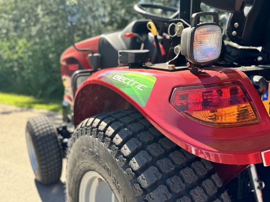 Picture of Knegt 304G2E Electric Tractor