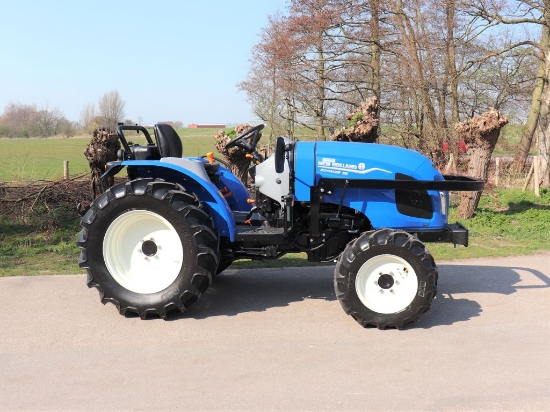 Picture of New Holland Tractor Boomer 55 Gear-Rops