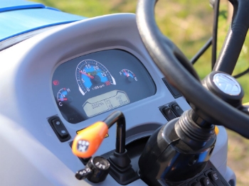 Picture of New Holland Tractor Boomer 55 Gear-Rops