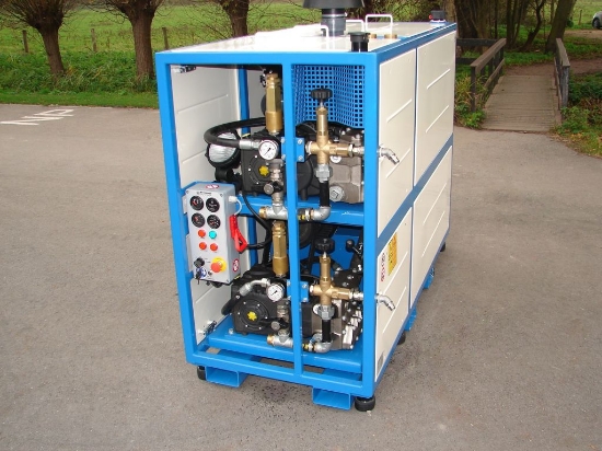 Picture of Double Pratissoli KF40 Plunger Pump unit 140l/min~80bar (Kubota- V3600)