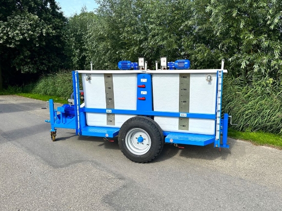 Afbeeldingen van Spuitwagen 2x 1000L - M73 membraanpomp M73 50l/min-50bar