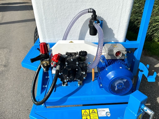 Afbeeldingen van Spuitwagen 2x 1000L - M73 membraanpomp M73 50l/min-50bar