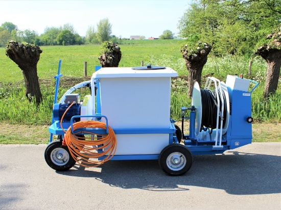 Afbeeldingen van Spuitwagen 600K - Plunjerpomp P63 42l/min~50bar - WCR (Draaibaar)