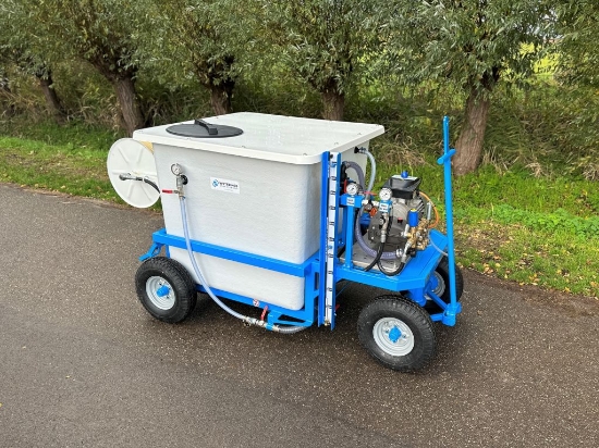 Picture of Spray Cart 1000K - Plunger Pump GM 4380 - Manually operated hose reel 600