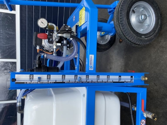 Afbeeldingen van Spuitwagen 400T - Membraanpomp M35 30l/min~30bar - WCR (Draaibaar)