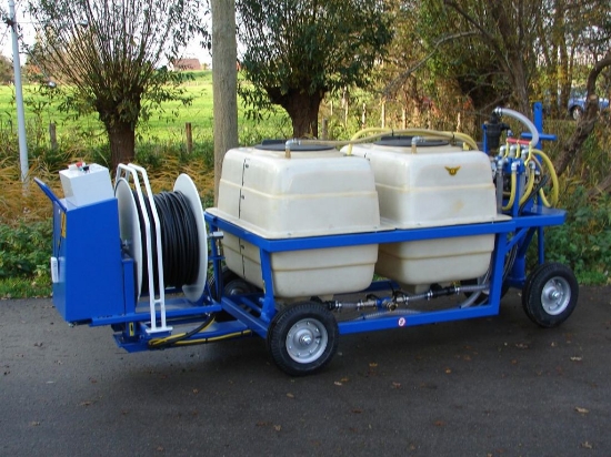 Afbeeldingen van Spuitwagen 2x400T - Plunjerpomp P63 42l/min~50bar - WCR