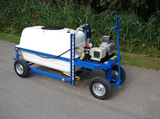 Afbeeldingen van Spuitwagen 600T - Plunjer Pomp P63 42l/min~50bar - Reductor