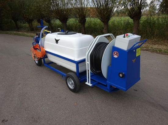 Afbeeldingen van Spuitwagen 600T - Plunjerpomp P63 42l/min~50bar - WCR Draaibaar