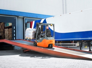 Afbeeldingen van Toyota Traigo 48 1.6T Heftruck (3 Wielen)