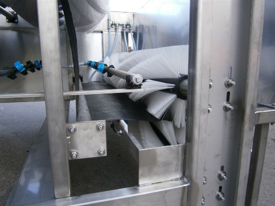 Picture of Transport mat Washer / Cleaner on wheels