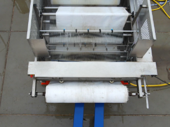 Picture of Transport mat Washer / Cleaner on wheels